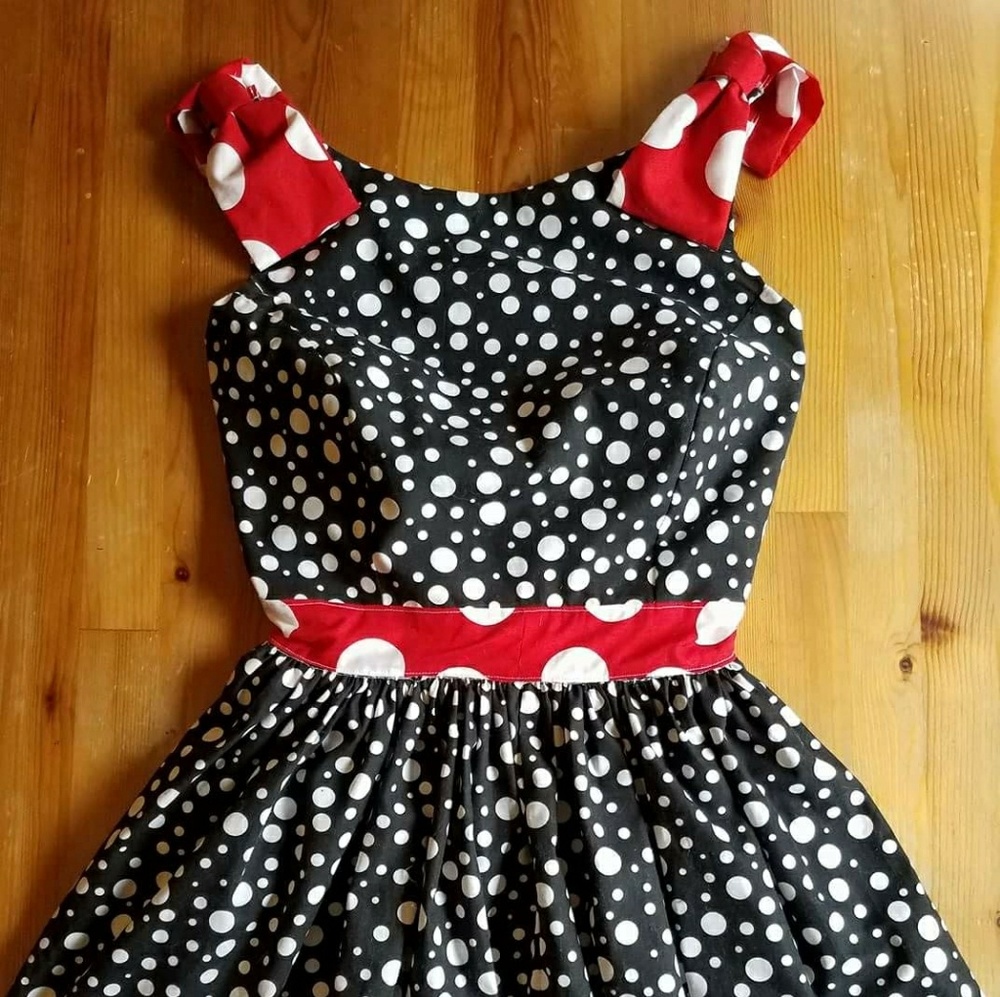 Vintage inspired apron
